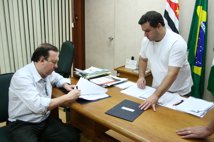 assinat_dist_industrial