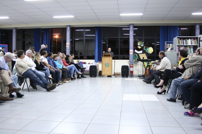 biblioteca_roda_prosa_evandro mesquita