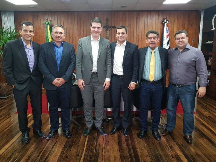 prefeito_pres_assembleia_foto3